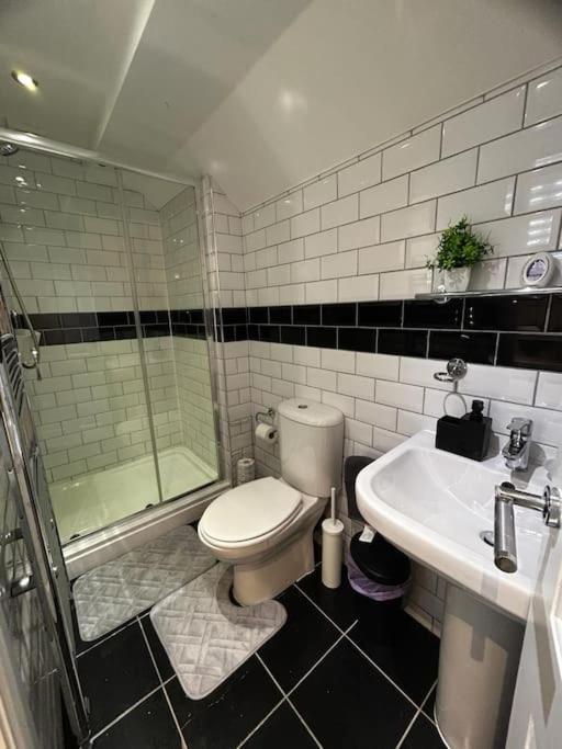 Lovely 5Br Home In Manchester. Close To The City Exterior foto